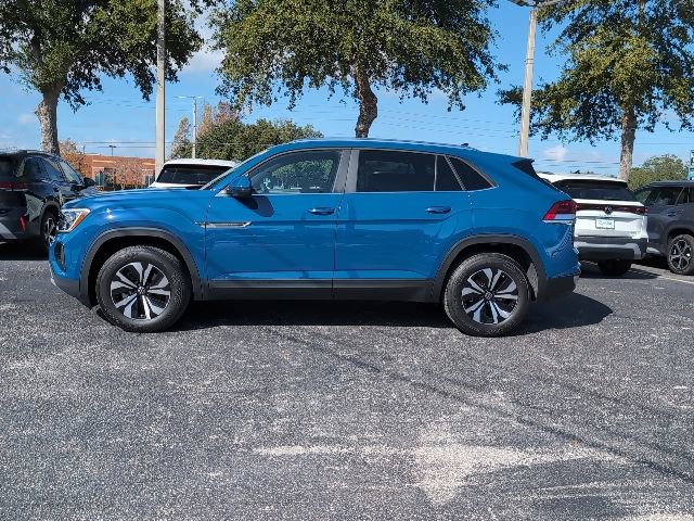 Used 2025 Volkswagen Atlas Cross Sport SE image 3