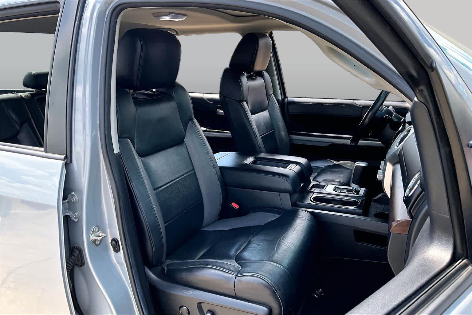 Used 2020 Toyota Tundra Limited w/ Limited Premium Package AWD/4WD image 9