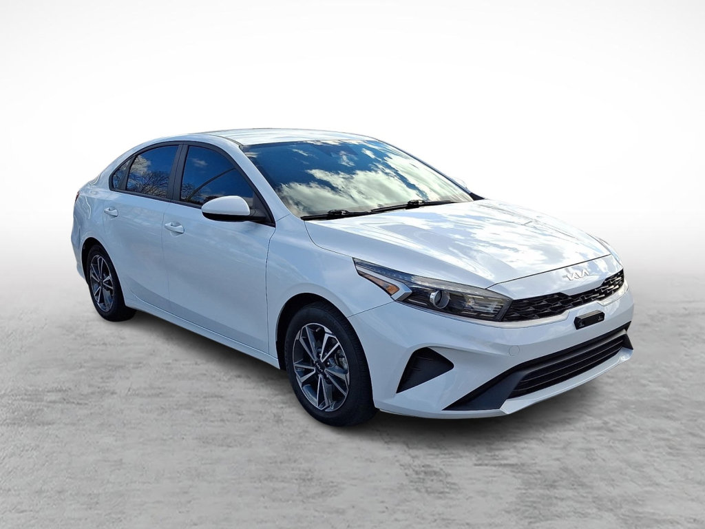 Used 2023 Kia Forte LXS image 7
