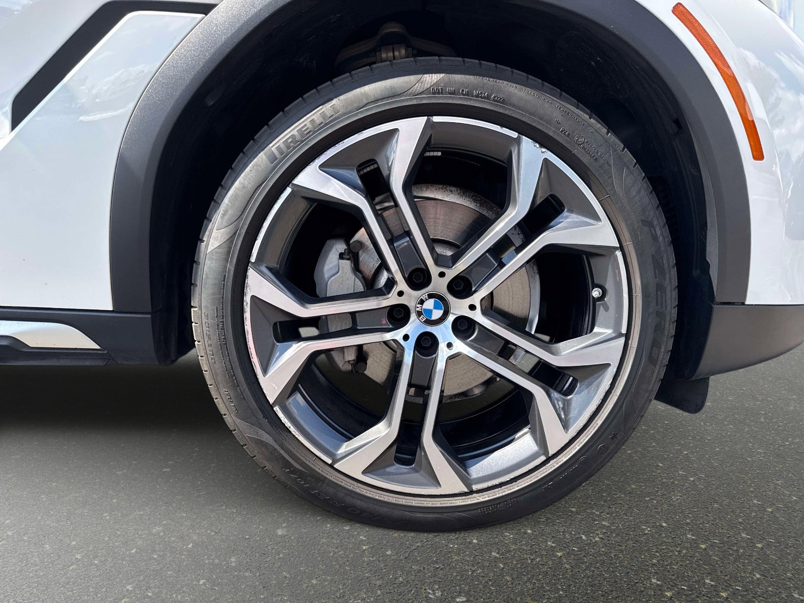 Used 2023 BMW X6 xDrive40i w/ Premium Package image 21