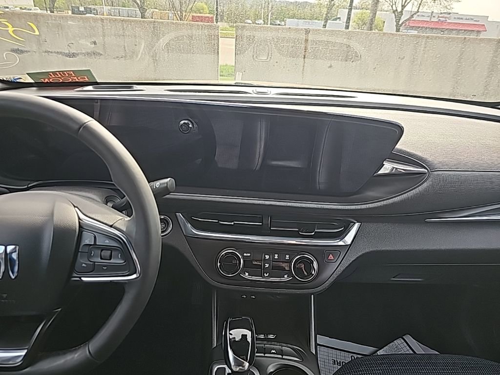 Used 2025 Buick Envista Preferred w/ Convenience I Package FWD image 6