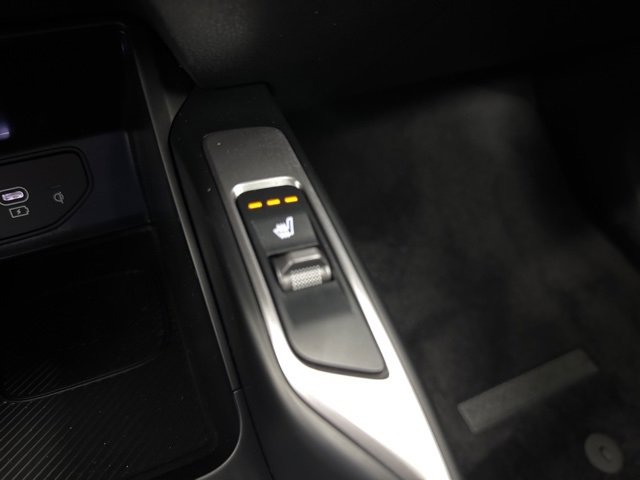 Used 2025 Kia Sorento S image 21