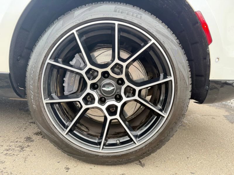 Used 2021 Aston Martin DBX image 34