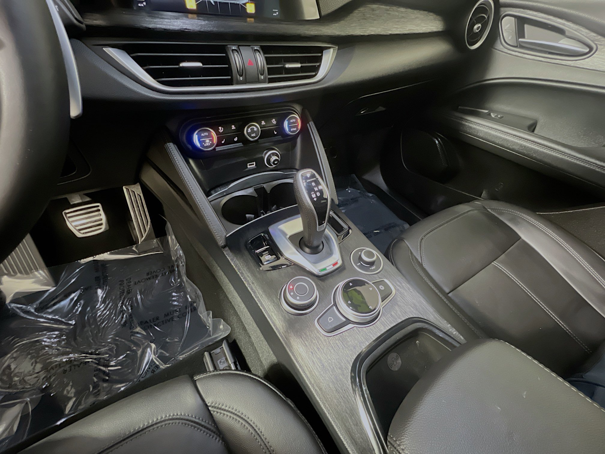 Used 2024 Alfa Romeo Stelvio Sprint image 25