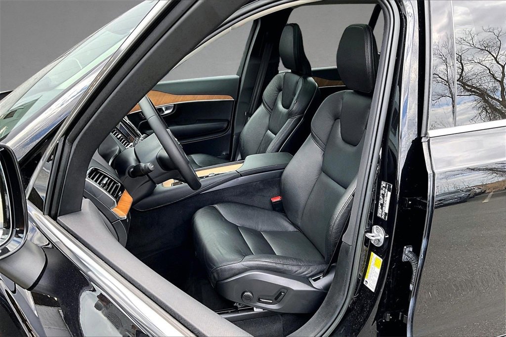 Certified 2023 Volvo XC90 B6 Plus image 20