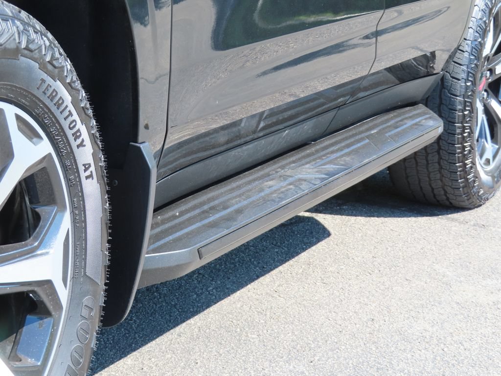 Certified 2025 GMC Yukon AT4 AWD/4WD image 17