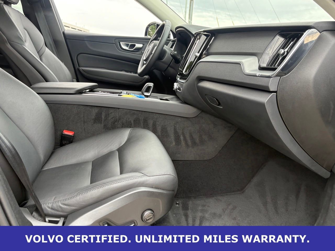 Certified 2025 Volvo XC60 B5 Core AWD/4WD image 36