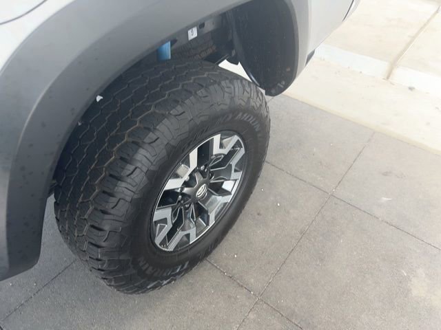 Used 2020 Toyota Tacoma TRD Off-Road AWD/4WD image 16