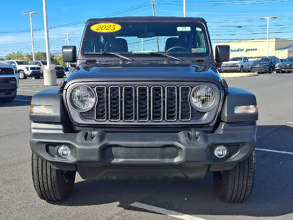 Used 2025 Jeep Wrangler Sport AWD/4WD image 2