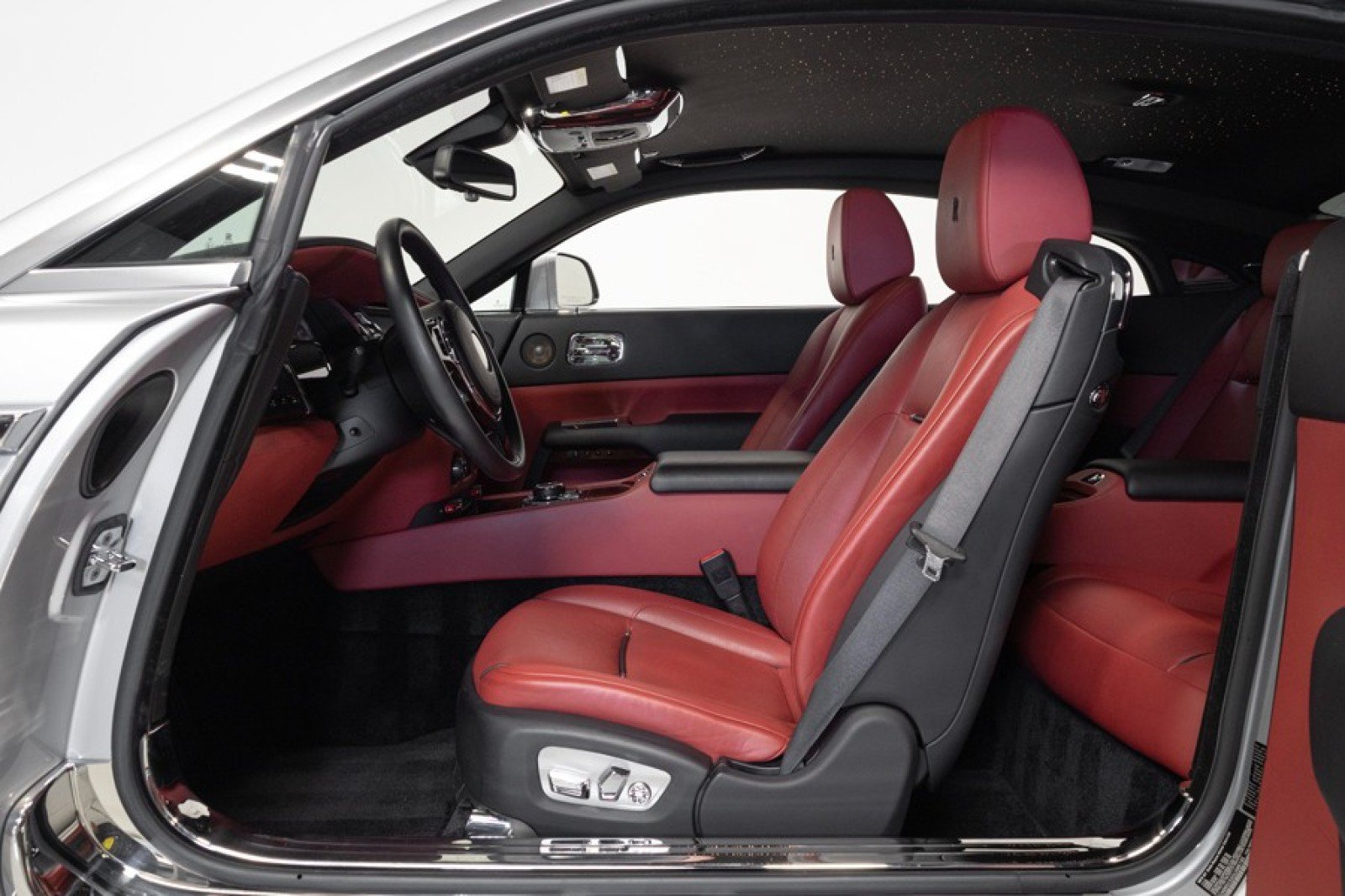 Used 2016 Rolls-Royce Wraith RWD image 22