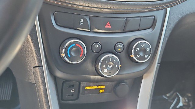 Used 2022 Chevrolet Trax LT w/ Redline Edition FWD image 16