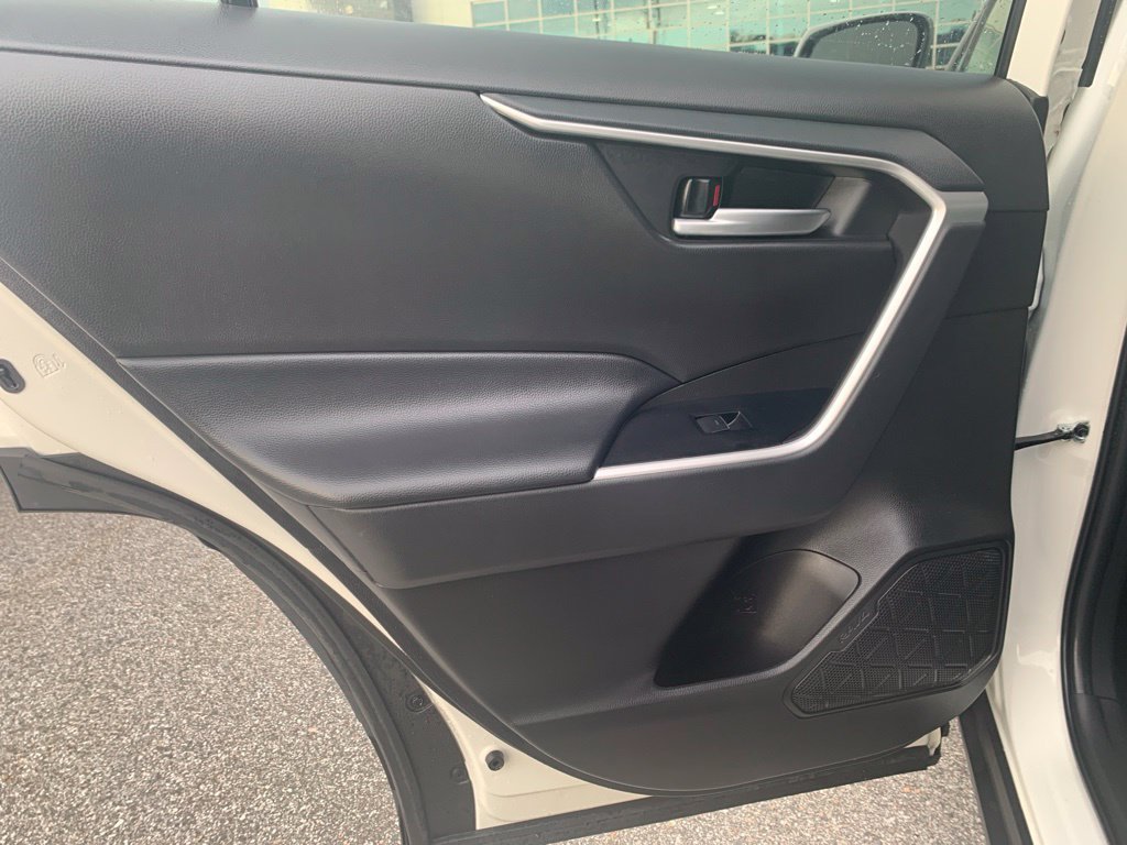 Used 2025 Toyota RAV4 XLE AWD/4WD image 18