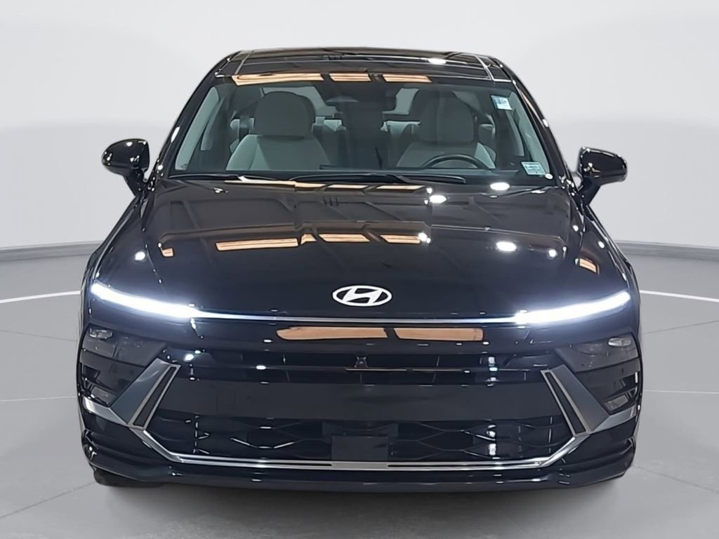 Certified 2025 Hyundai Sonata Limited image 2