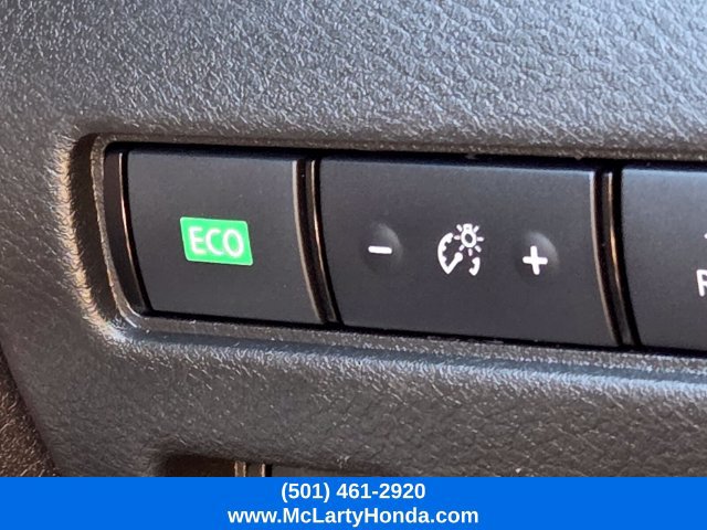 Used 2025 Nissan Sentra SR FWD image 31