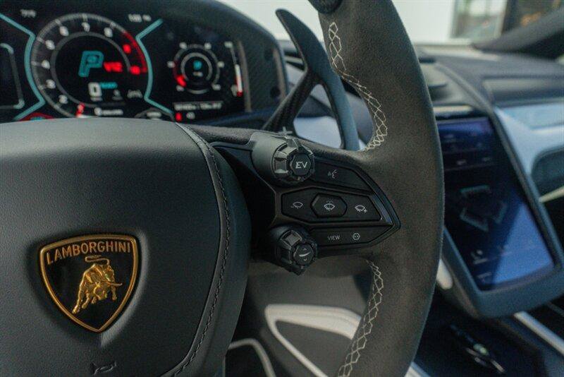 Used 2024 Lamborghini Revuelto image 79