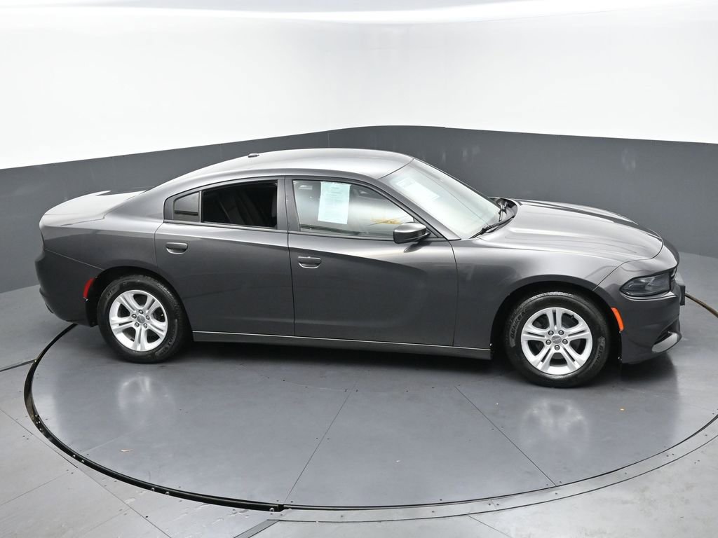 Used 2018 Dodge Charger SXT image 40