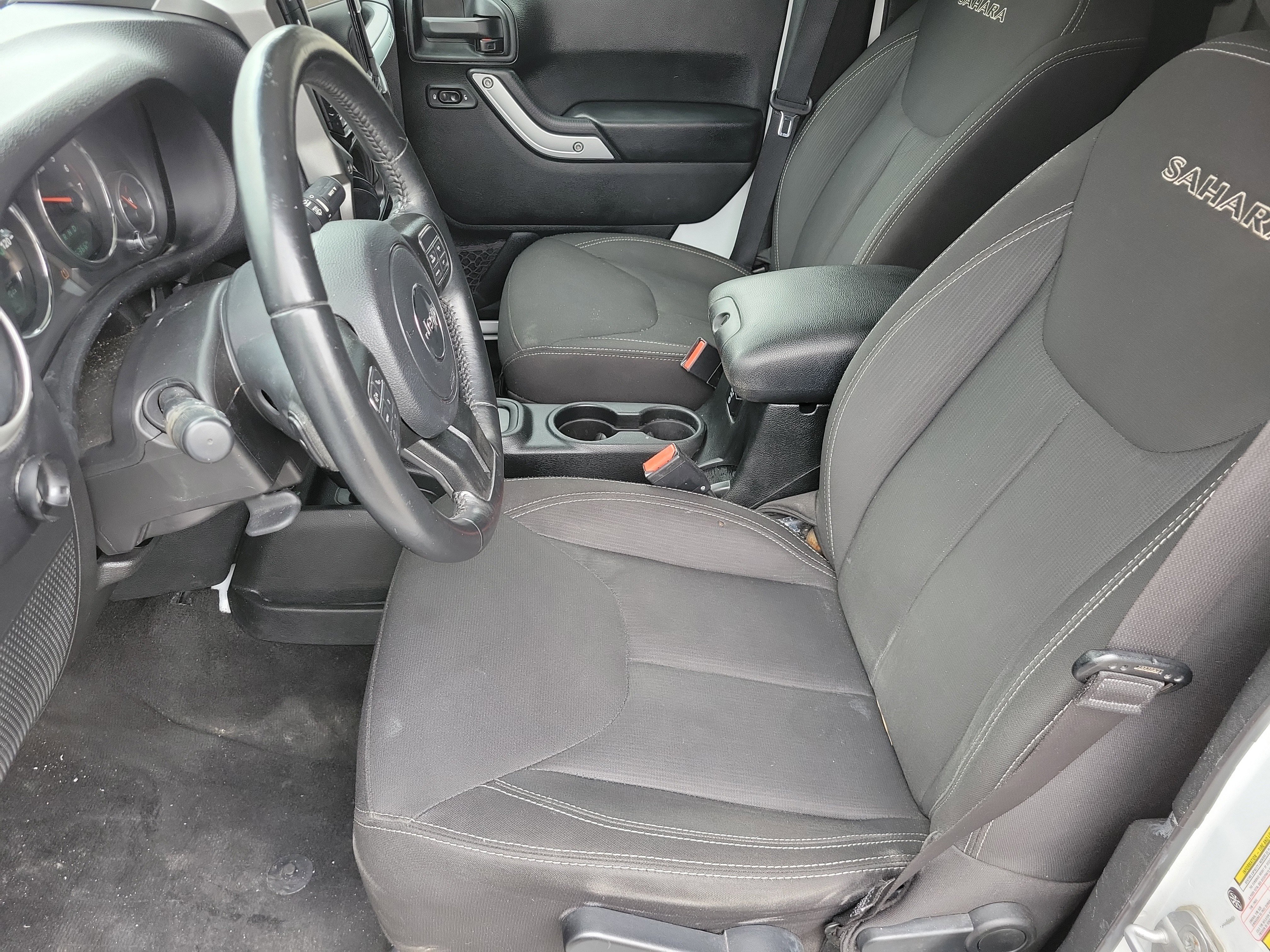 Used 2017 Jeep Wrangler Unlimited Sahara w/ Dual Top Group image 9