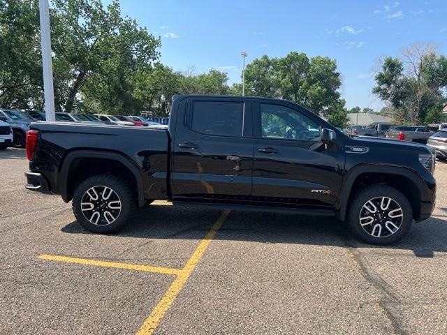 Used 2022 GMC Sierra 1500 AT4 w/ AT4 Preferred Package AWD/4WD image 9