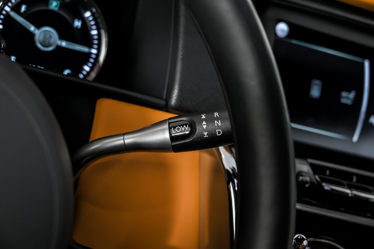 Used 2022 Rolls-Royce Cullinan w/ Dark Exterior Package AWD/4WD image 32