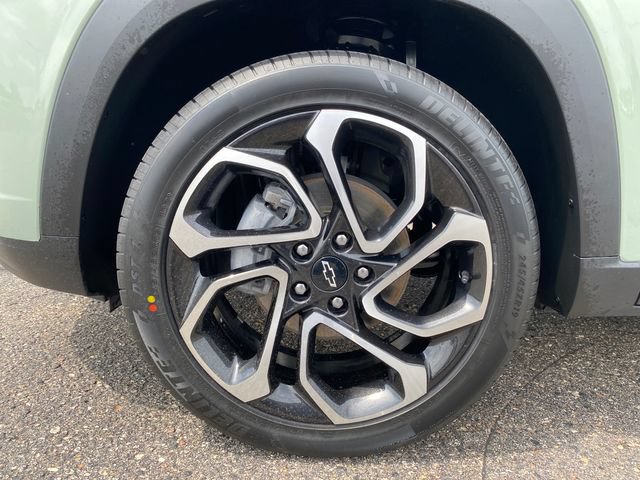Certified 2024 Chevrolet Trax RS w/ Sunroof Package FWD image 23