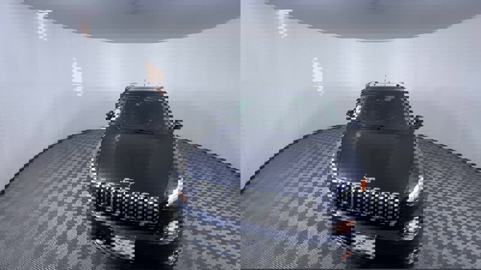 Used 2016 Jeep Cherokee Latitude w/ Cold Weather Group image 3