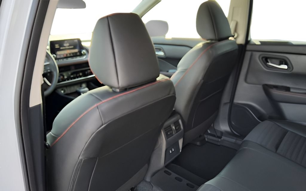 New 2026 Nissan Rogue SV AWD/4WD image 25