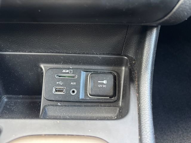 Used 2015 Jeep Cherokee Latitude FWD image 25