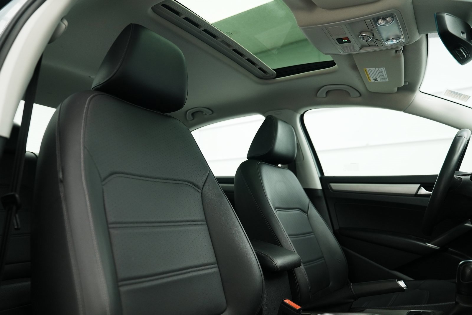 Used 2022 Volkswagen Passat 2.0T SE image 26