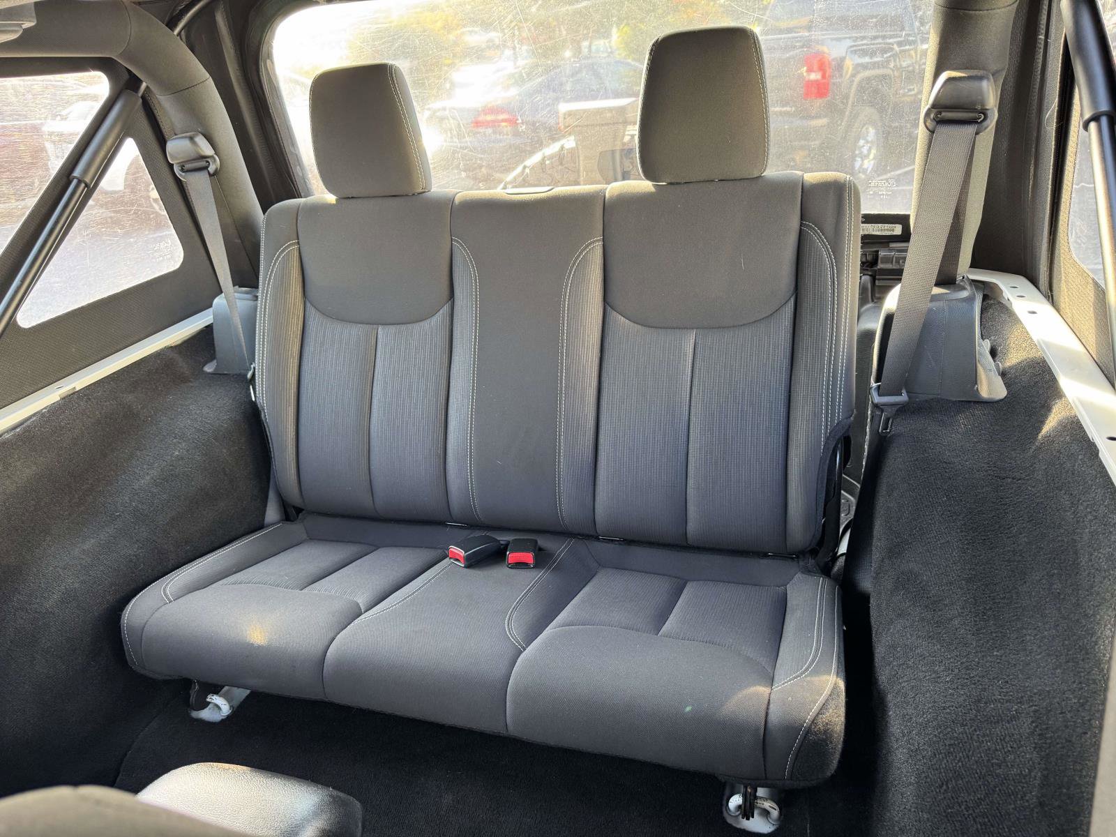 Used 2017 Jeep Wrangler Rubicon w/ Power Convenience Group image 19