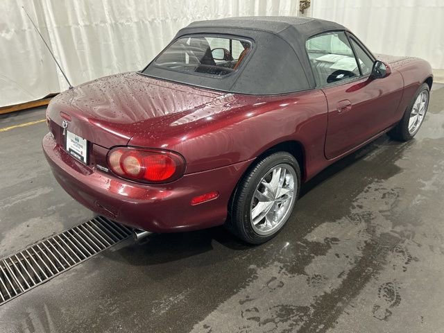 Used 2003 MAZDA MX-5 Miata image 3