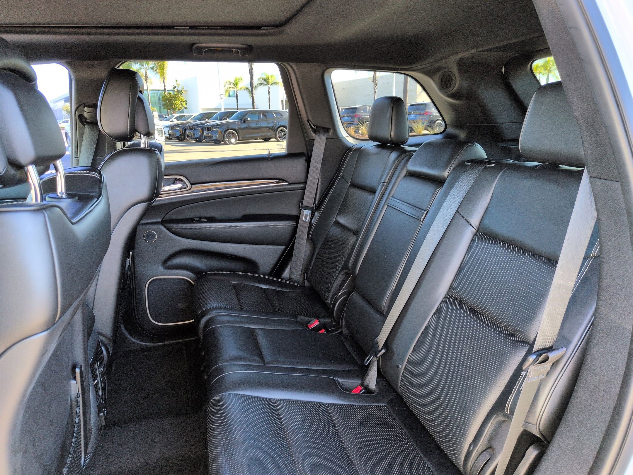 Used 2015 Jeep Grand Cherokee Overland image 31