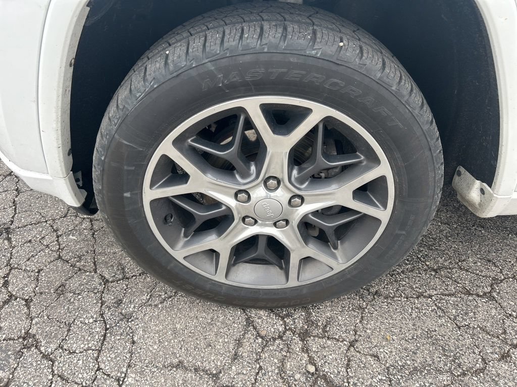 Used 2019 Jeep Grand Cherokee Overland AWD/4WD image 33