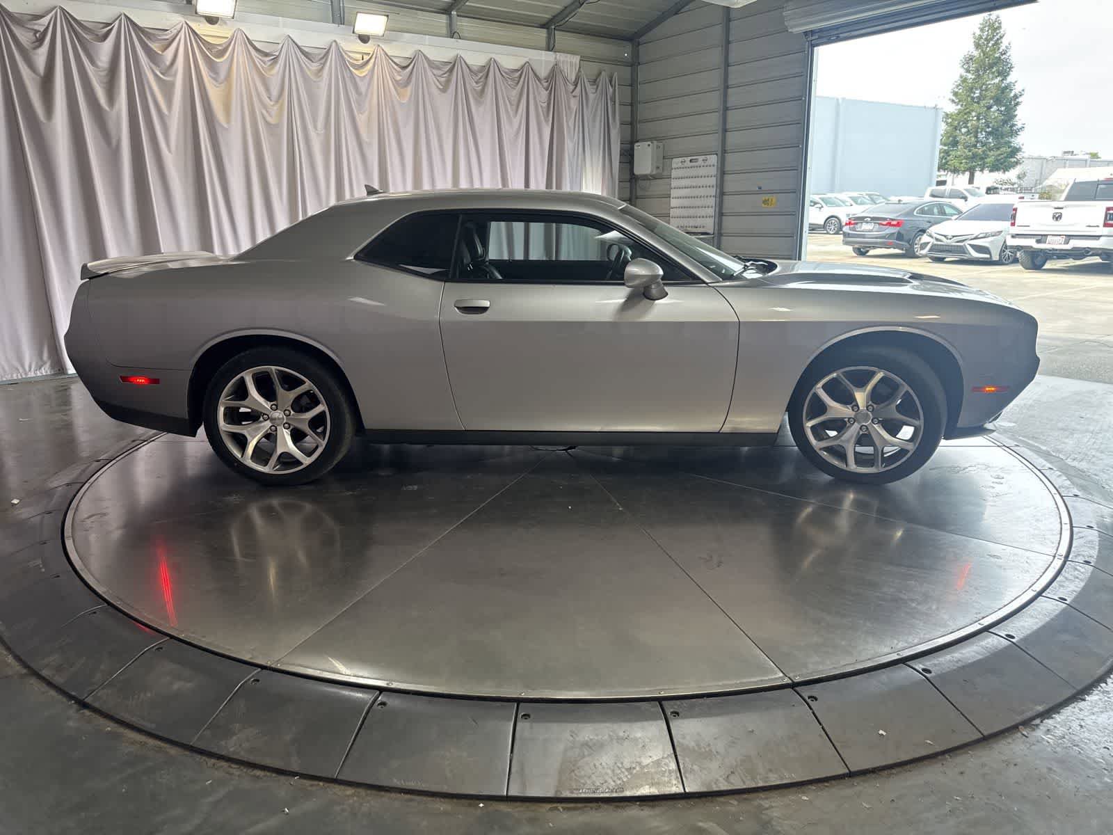 Used 2016 Dodge Challenger SXT Plus image 4