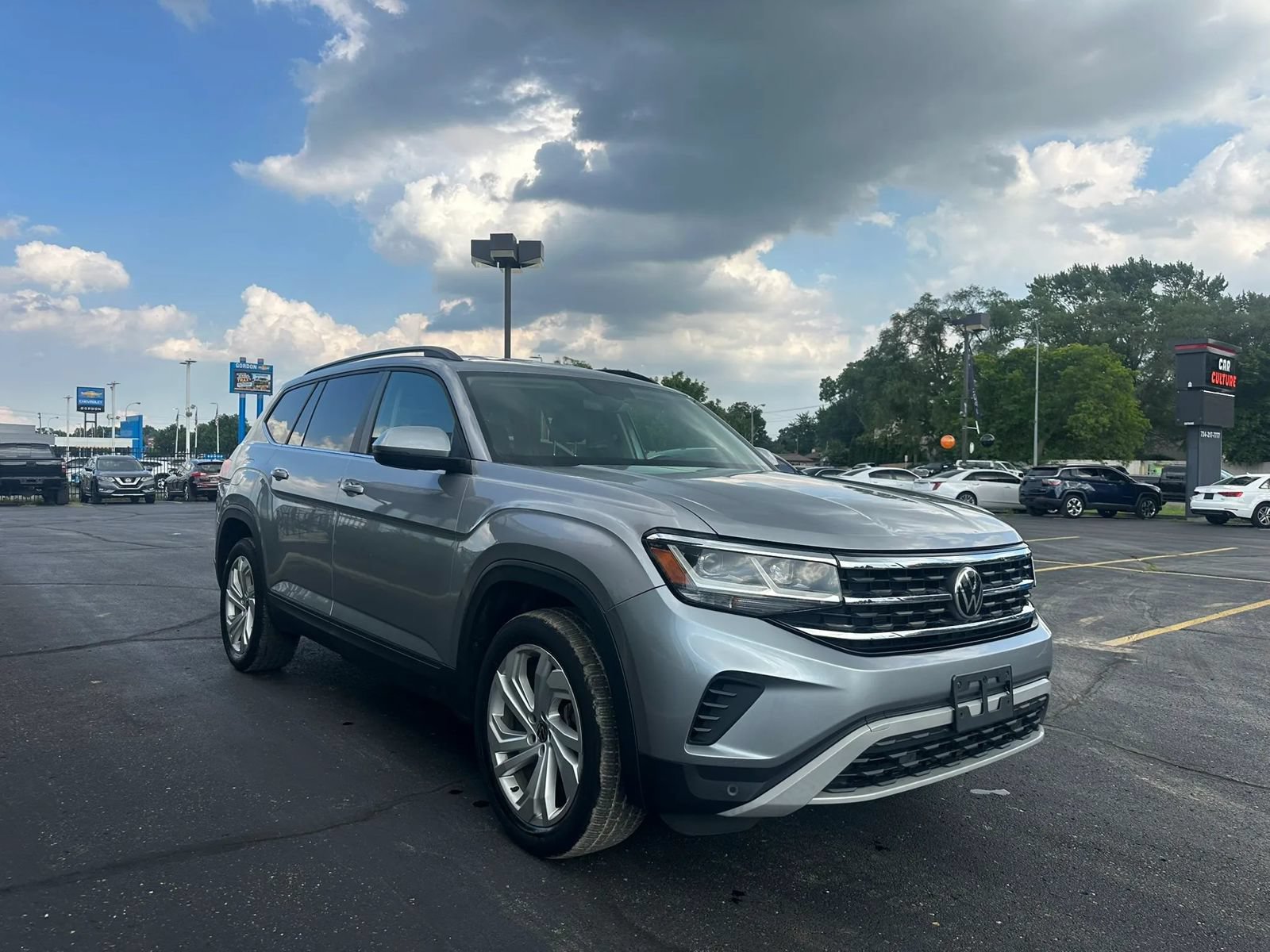 Used 2021 Volkswagen Atlas SE FWD image 3