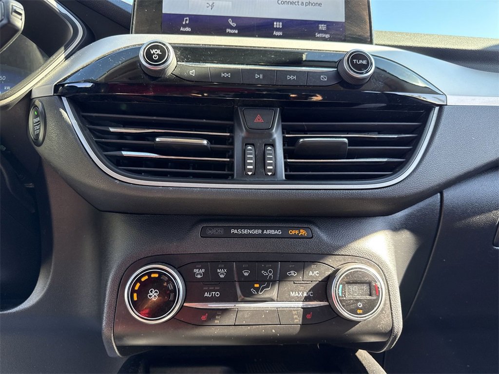 Used 2020 Ford Escape SE Sport image 17