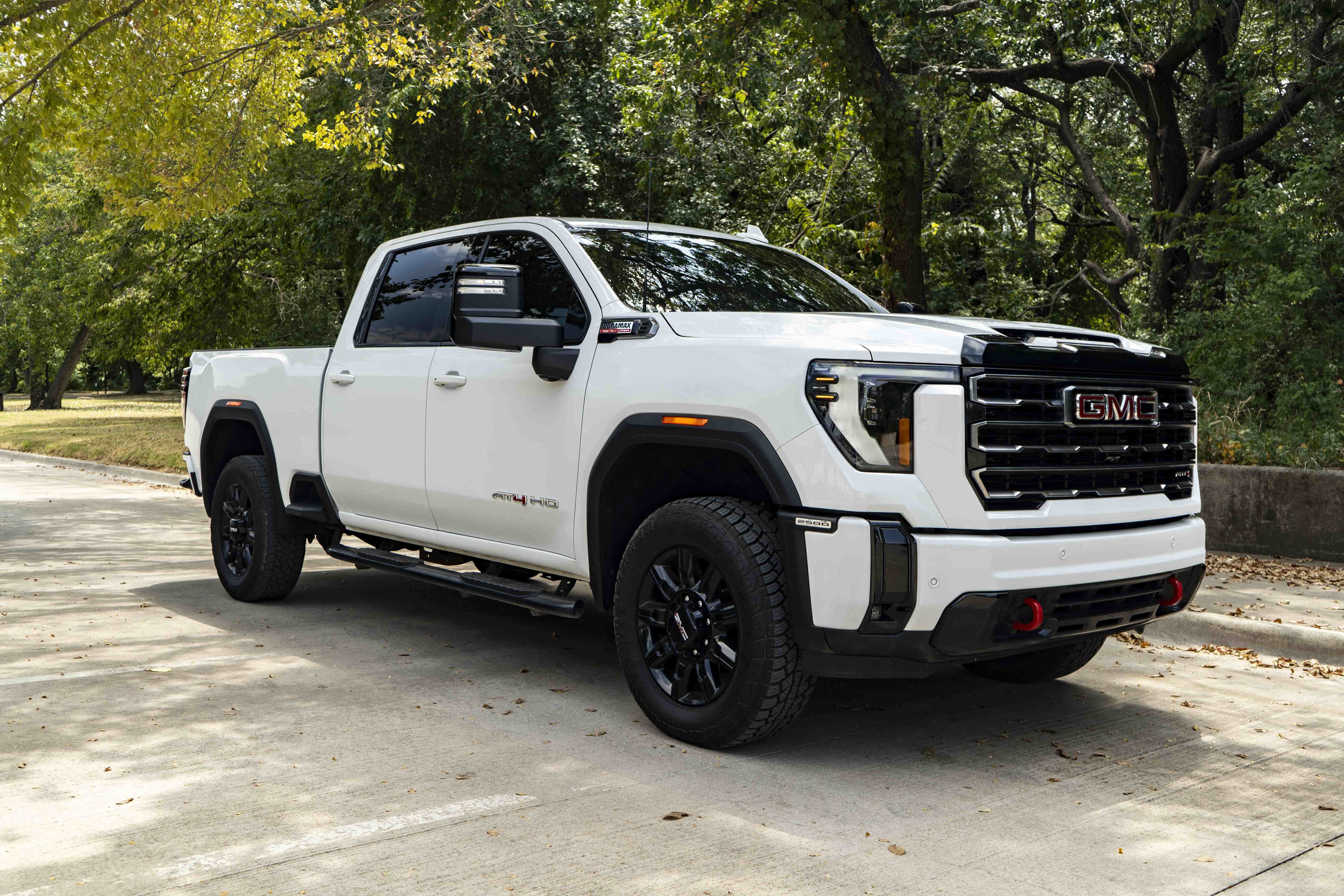 Used 2025 GMC Sierra 2500 AT4 AWD/4WD image 2