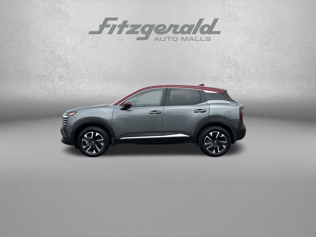 Used 2025 Nissan Kicks SV image 4