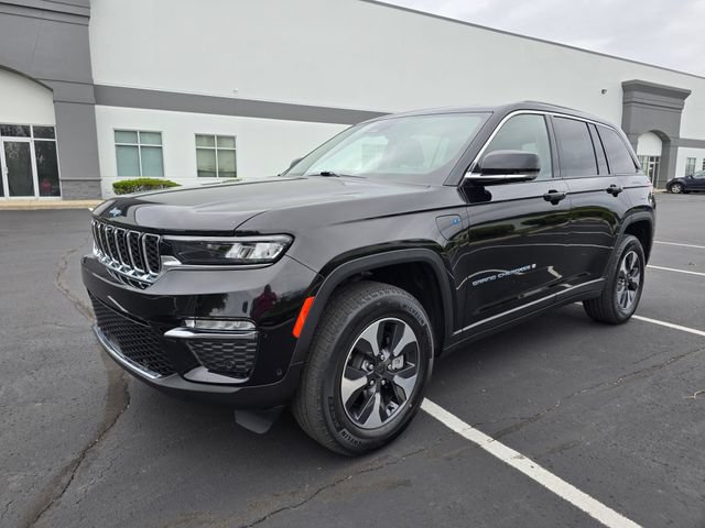 Used 2022 Jeep Grand Cherokee Limited 4xe w/ Luxury Tech Group II AWD/4WD image 14