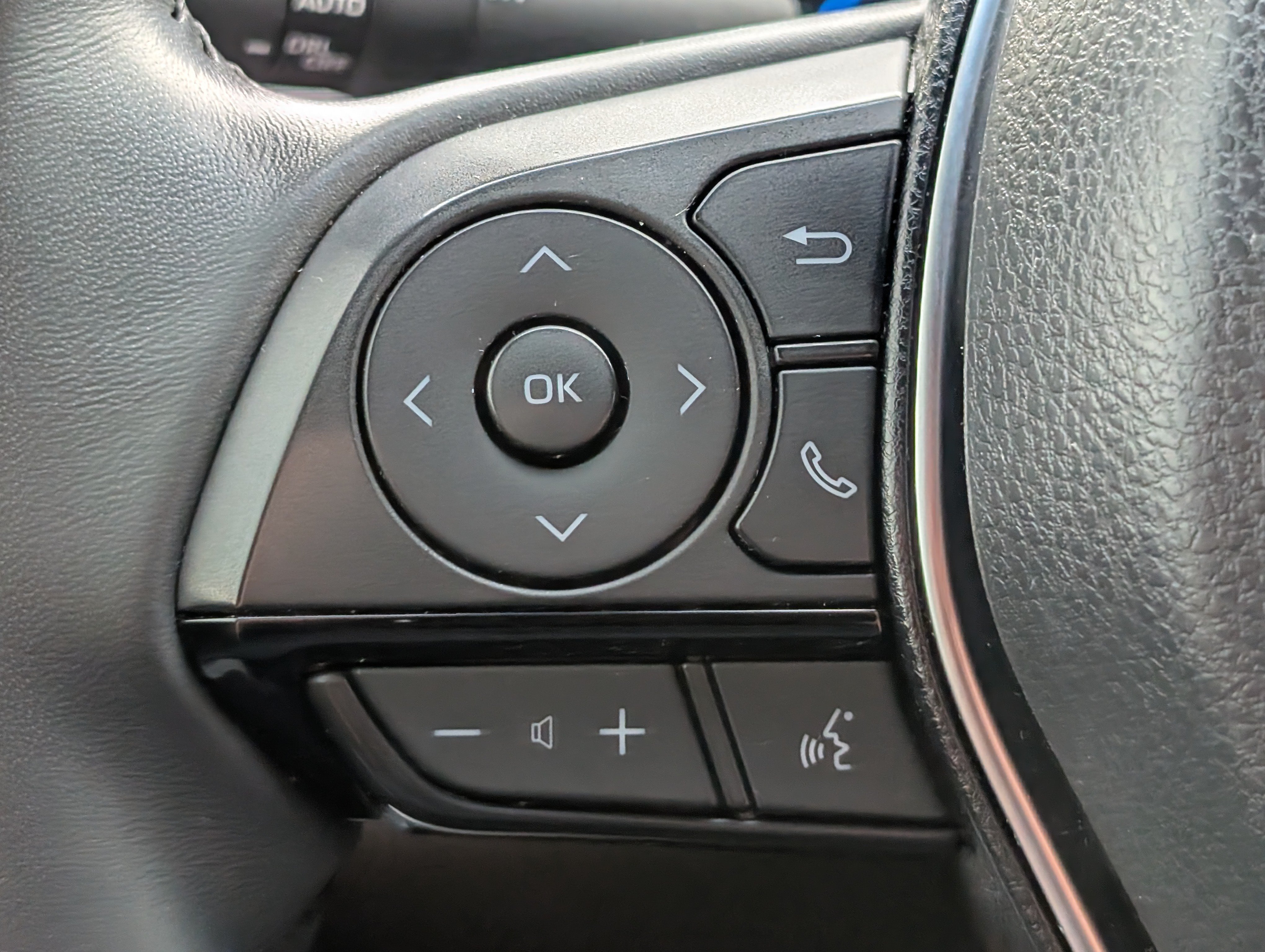 Used 2024 Toyota Venza Nightshade AWD/4WD image 23