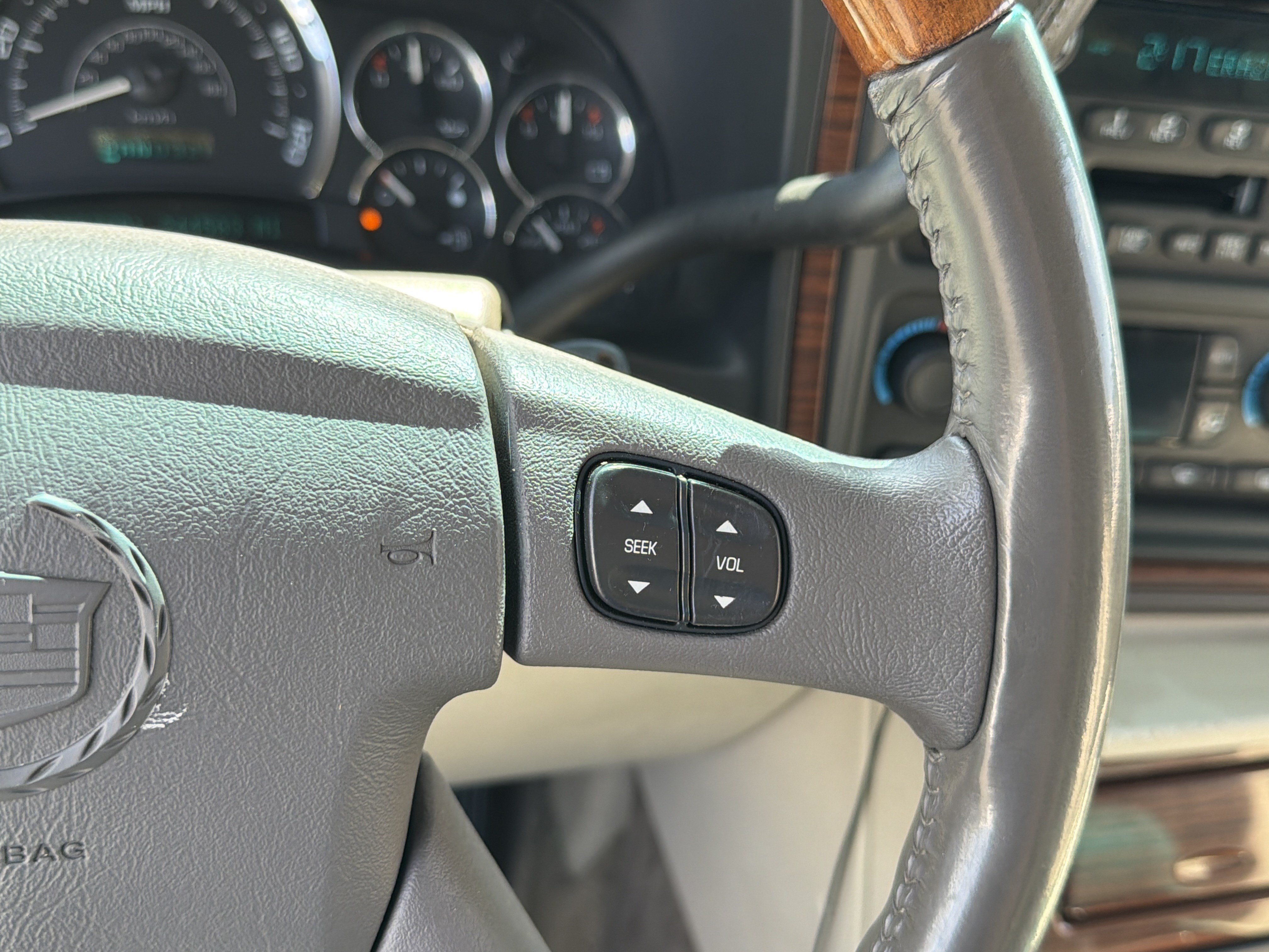 Used 2003 Cadillac Escalade AWD image 18