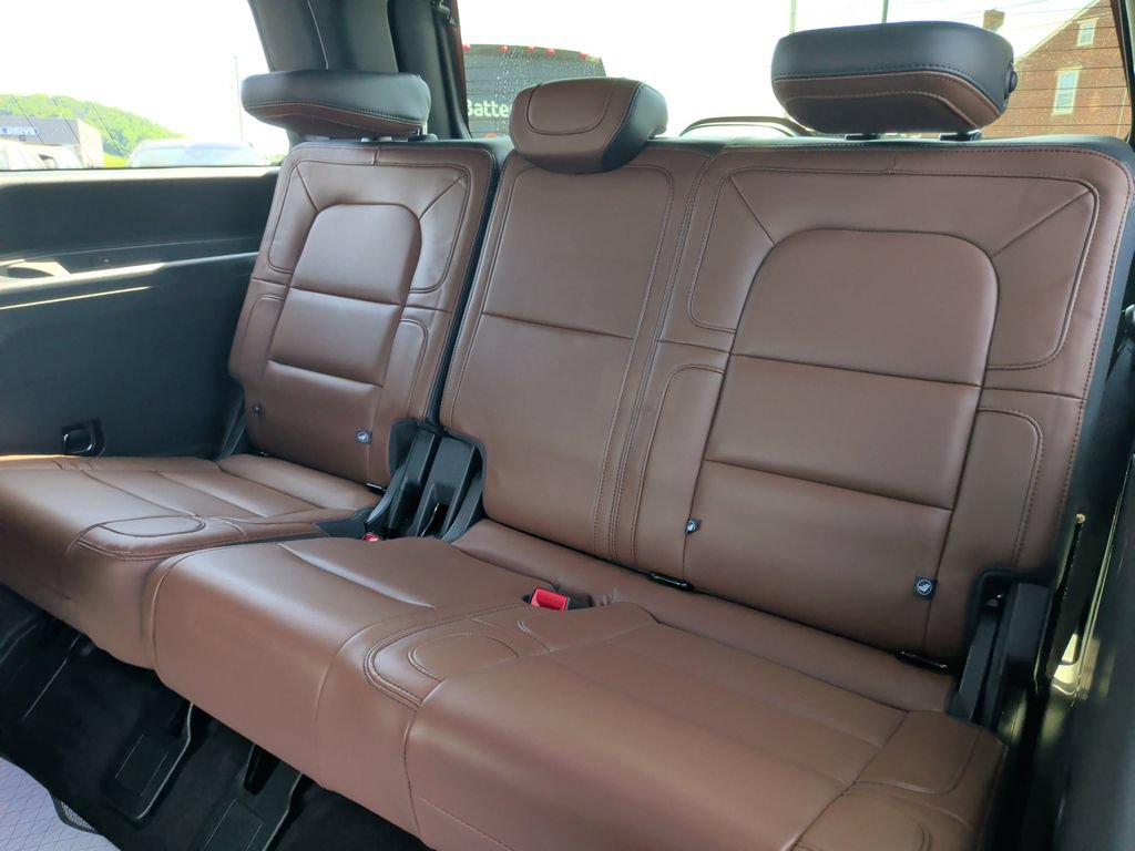 Used 2023 Lincoln Navigator Reserve AWD/4WD image 18
