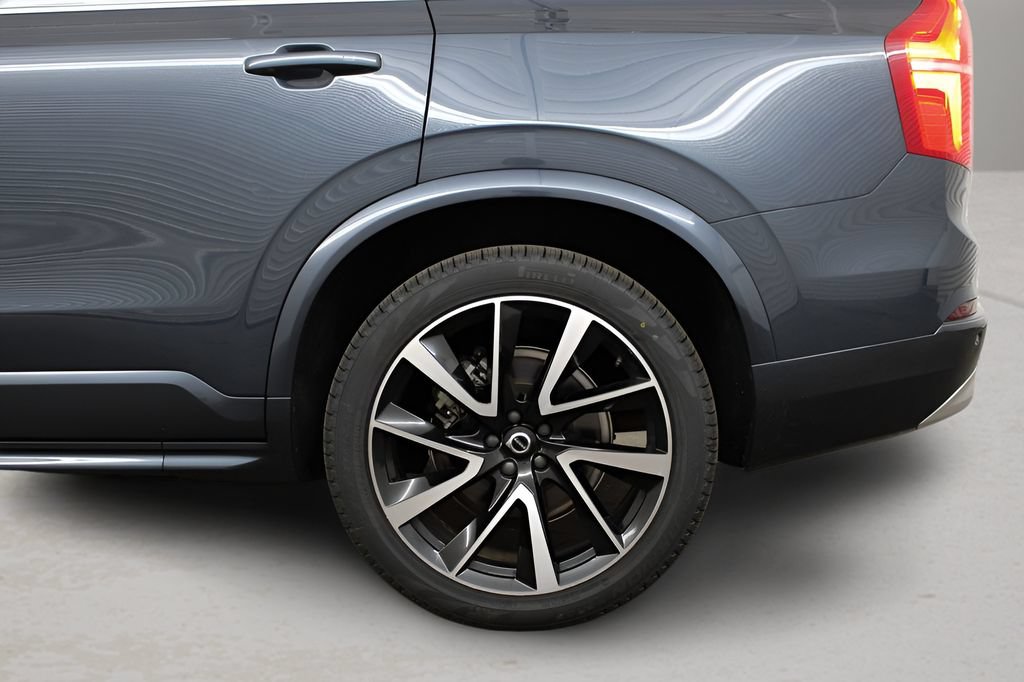 Certified 2022 Volvo XC90 T6 Momentum w/ Advanced Package AWD/4WD image 43