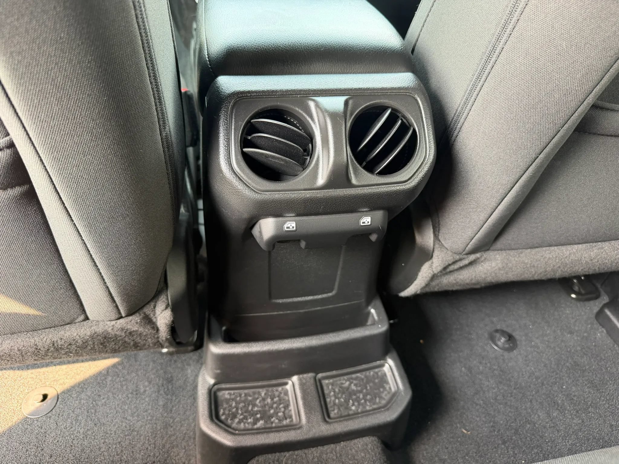 Used 2023 Jeep Wrangler Unlimited w/ Cold Weather Group AWD/4WD image 34