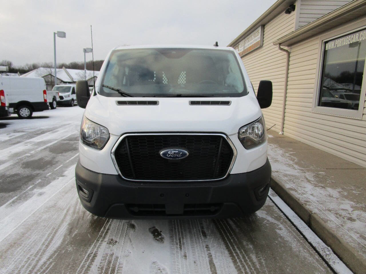 Used 2024 Ford Transit 250 Low Roof w/ Exterior Upgrade Package image 4