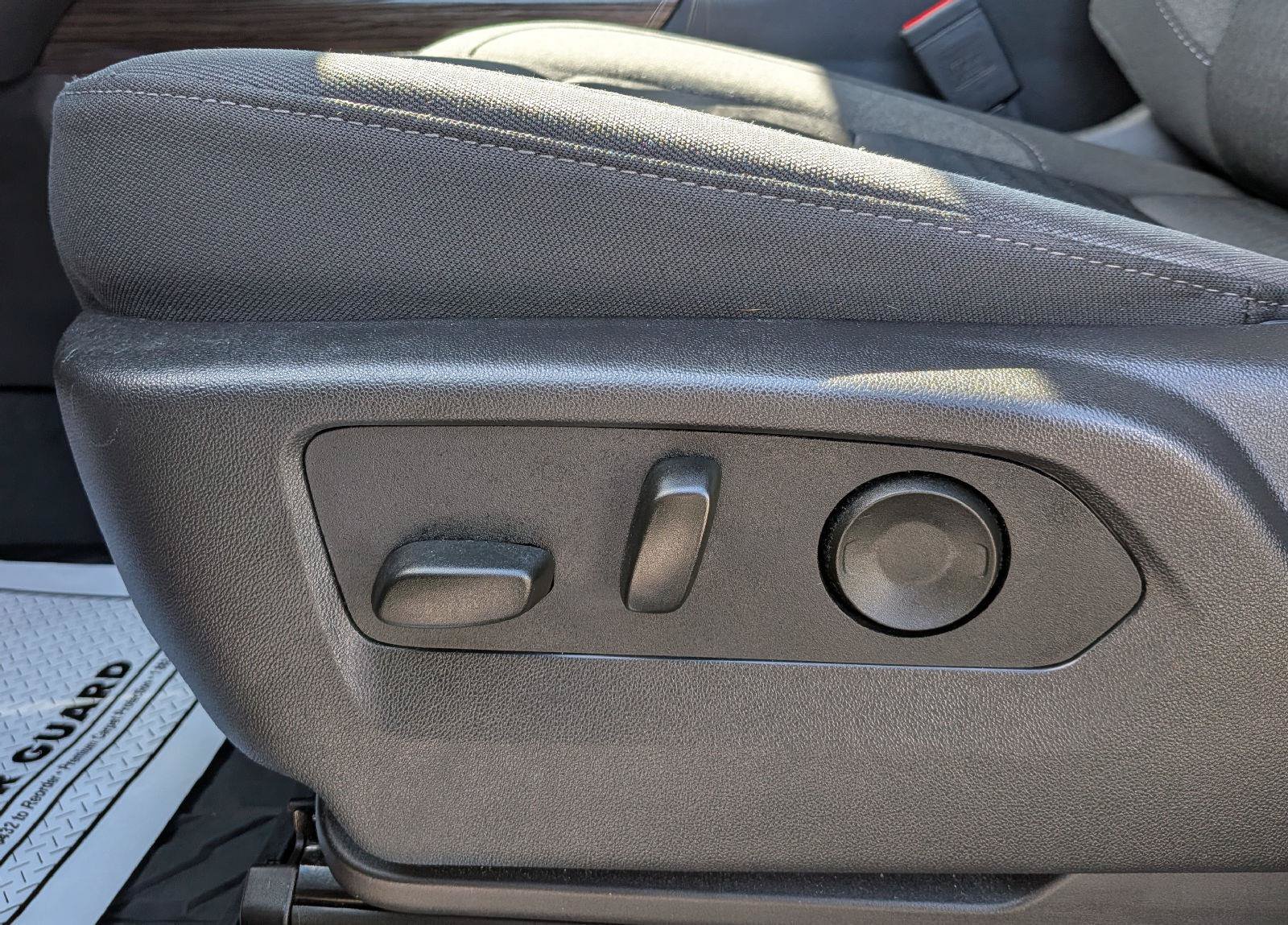 Used 2025 Chevrolet Silverado 1500 RST AWD/4WD image 13