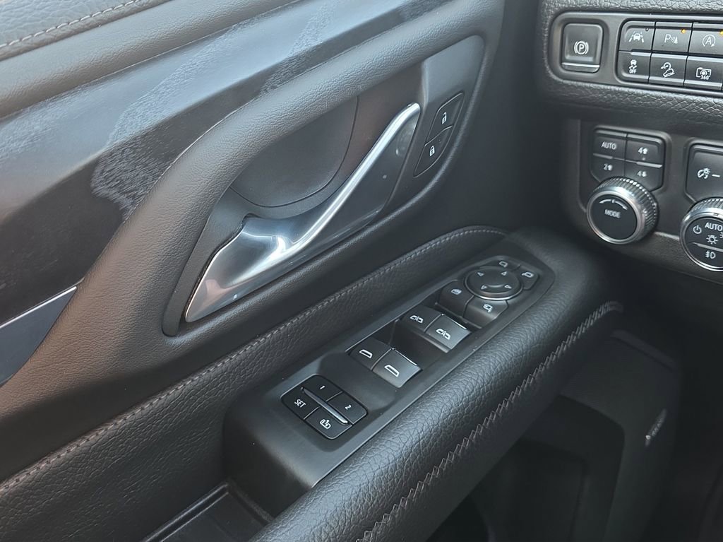 Used 2022 GMC Yukon Denali image 11