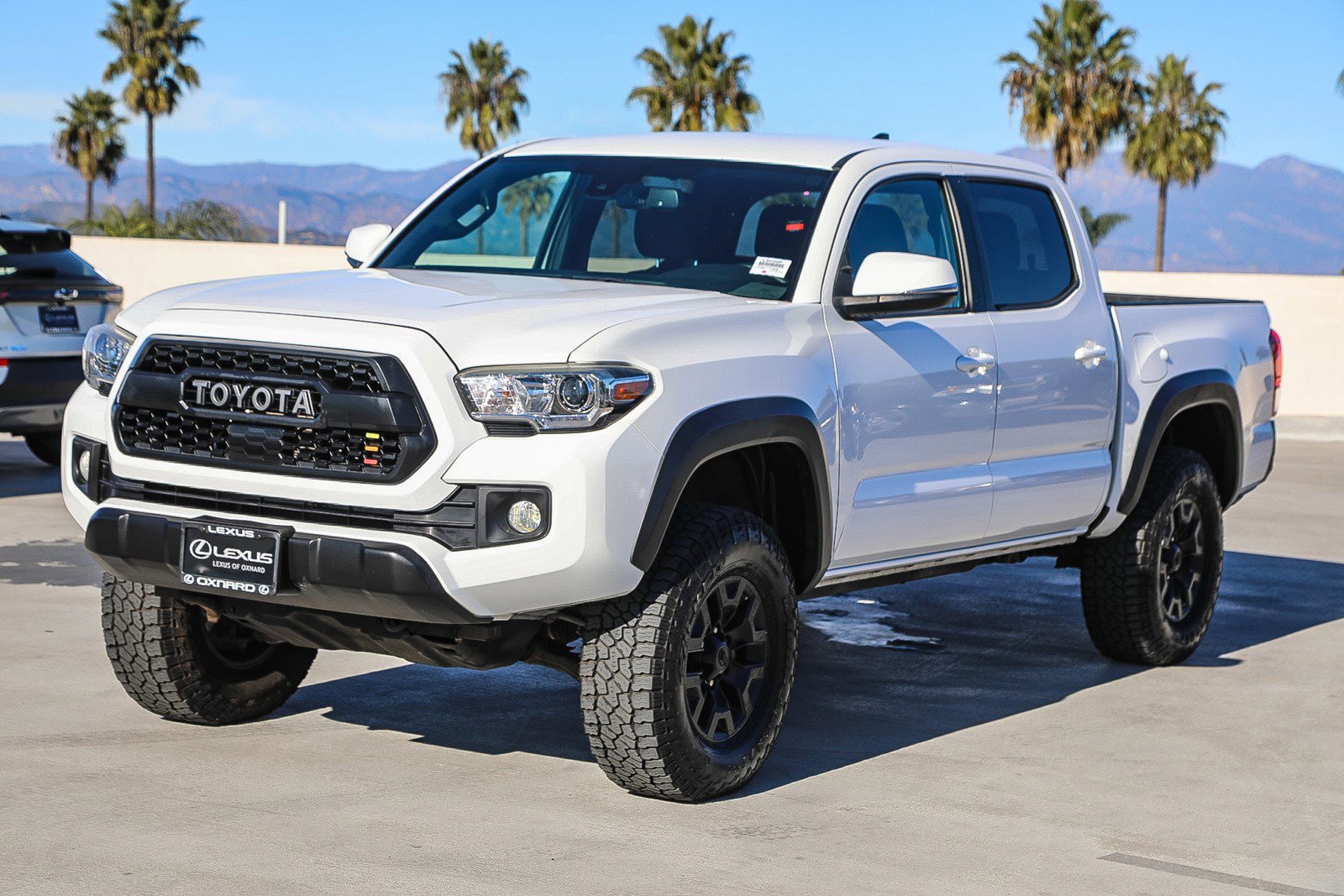 Used 2018 Toyota Tacoma TRD Off-Road image 3