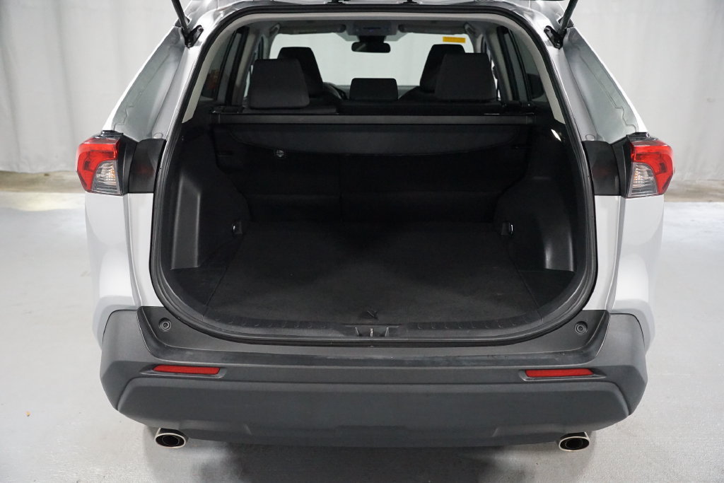 Certified 2025 Toyota RAV4 XLE FWD image 34
