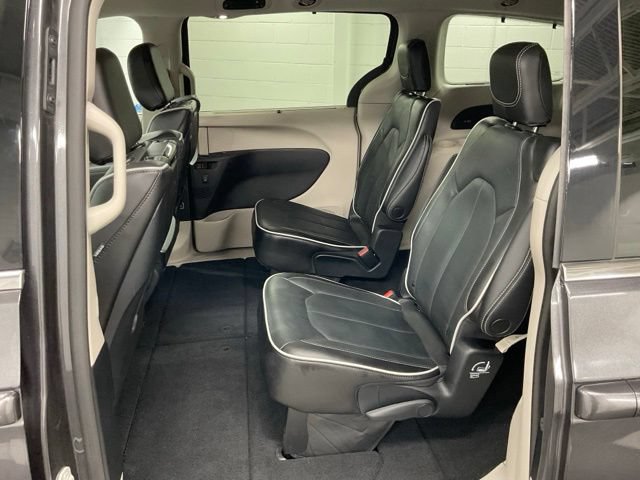 Used 2023 Chrysler Pacifica Limited w/ Uconnect Theater Family Group AWD/4WD image 16