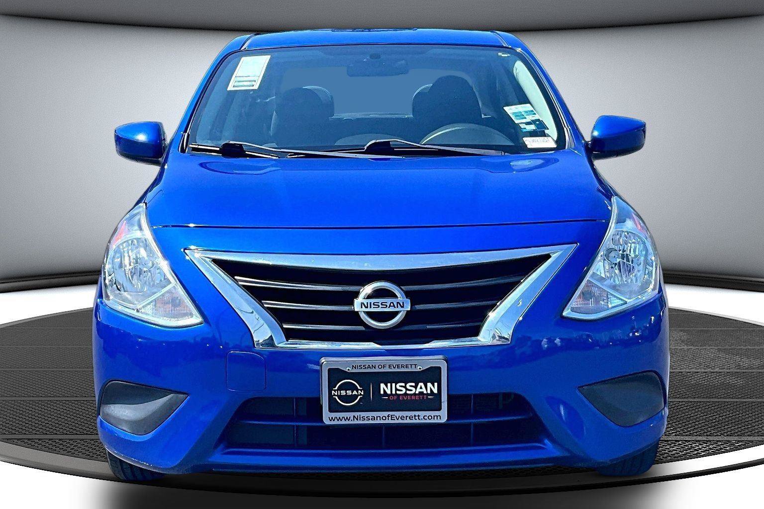Used 2017 Nissan Versa SV FWD image 2